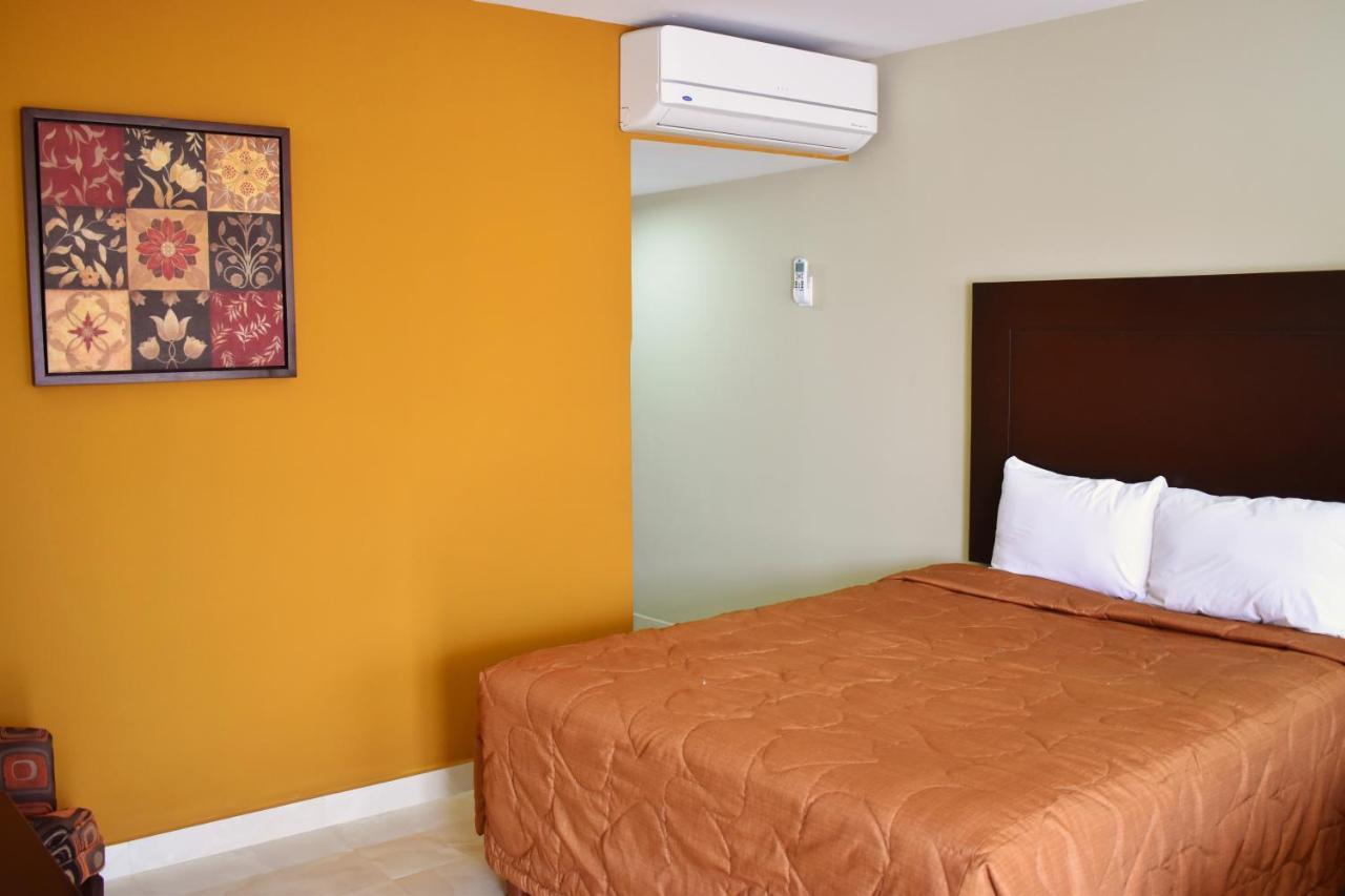 El Camino Hotel & Suites Heroica Caborca 外观 照片