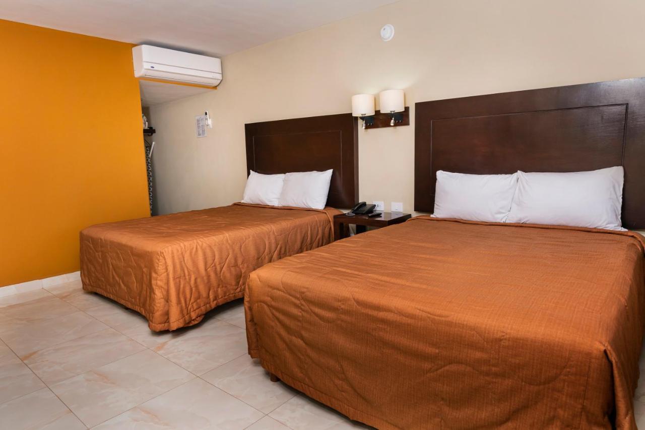 El Camino Hotel & Suites Heroica Caborca 外观 照片
