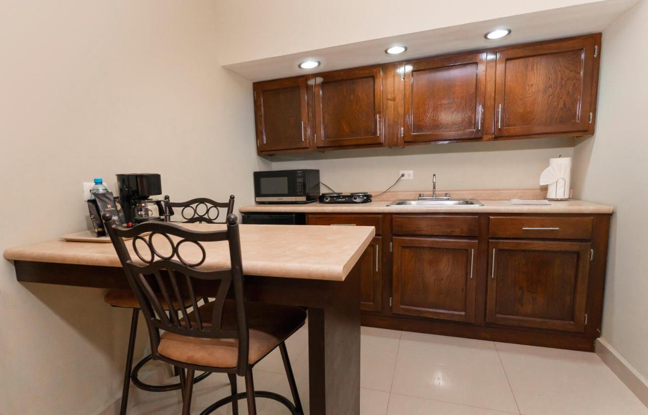 El Camino Hotel & Suites Heroica Caborca 外观 照片