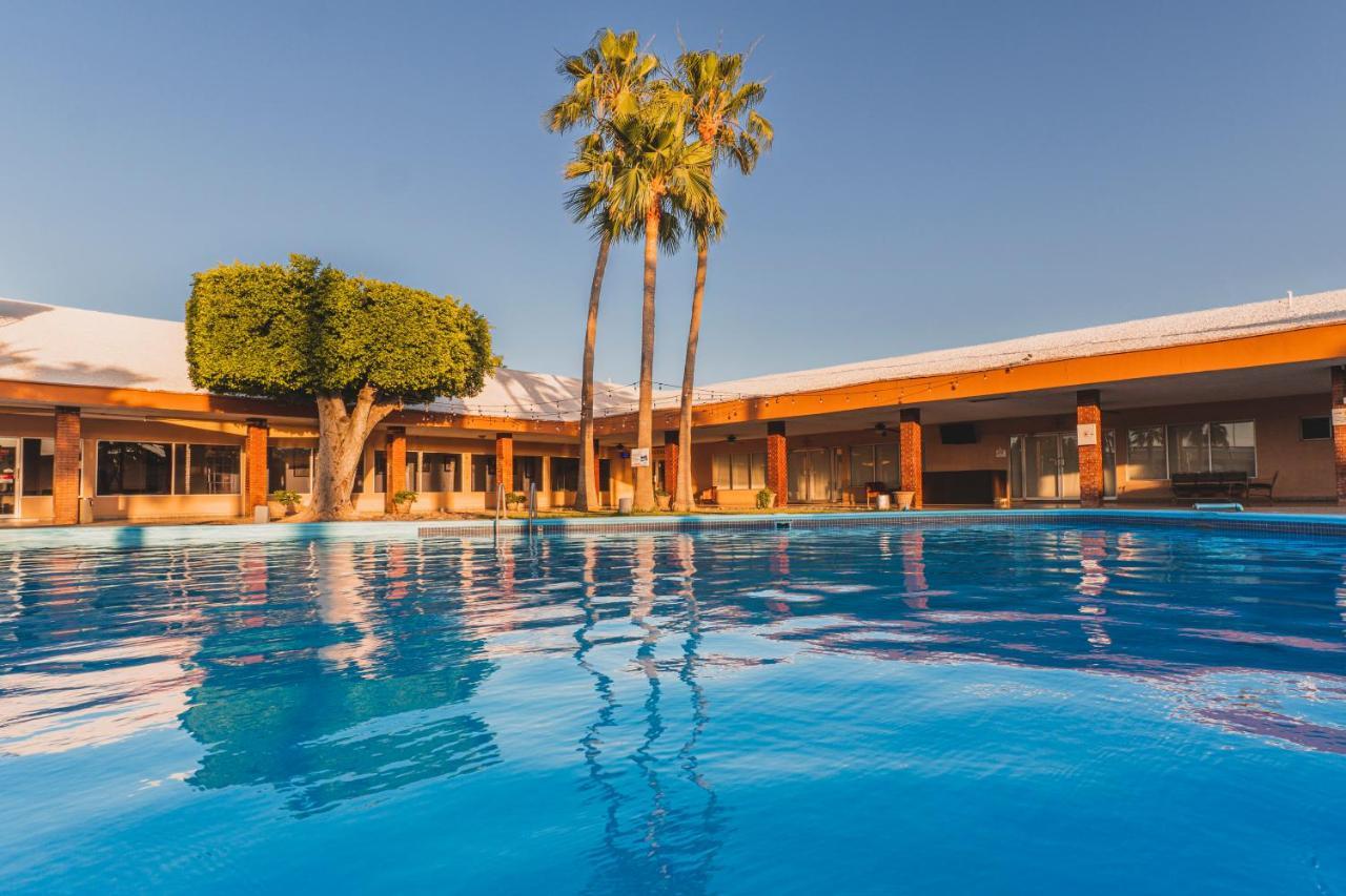 El Camino Hotel & Suites Heroica Caborca 外观 照片