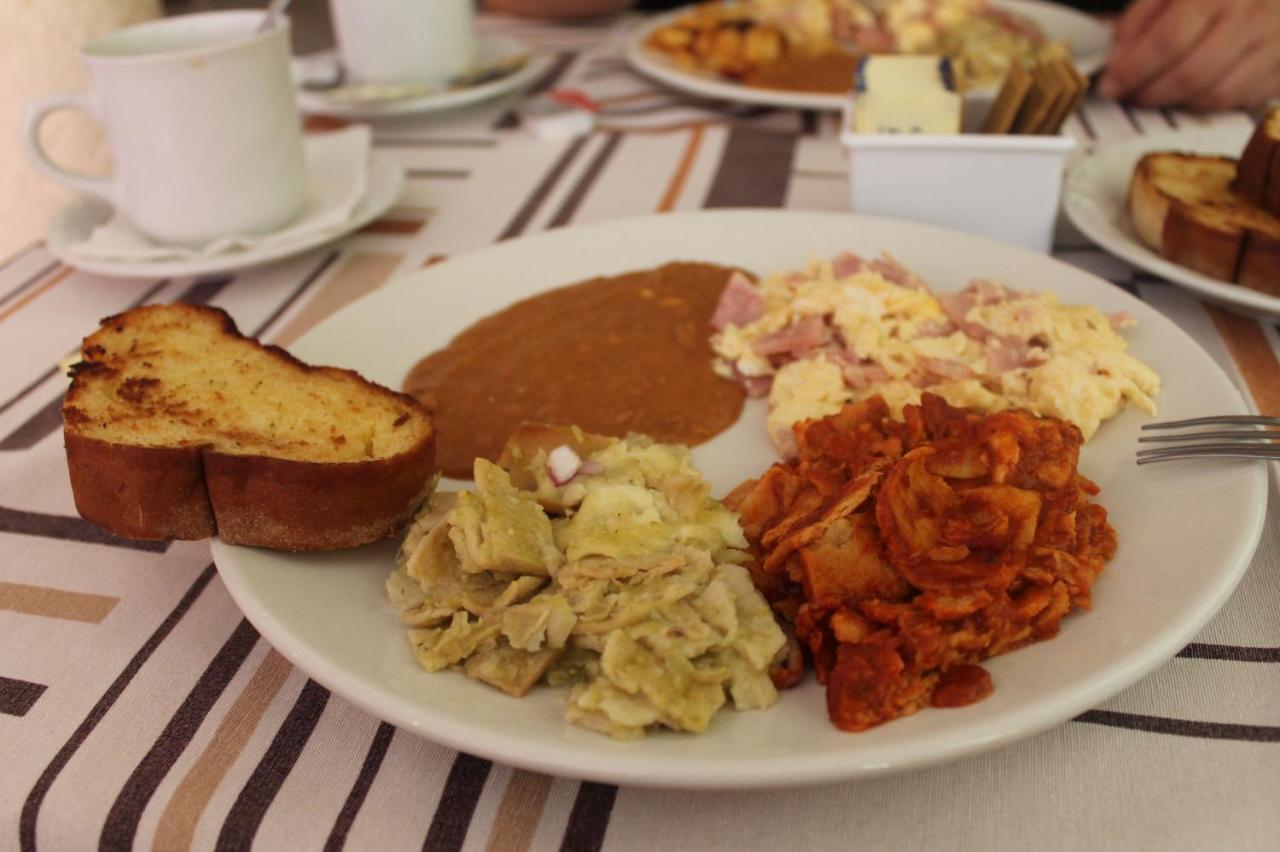 El Camino Hotel & Suites Heroica Caborca 外观 照片