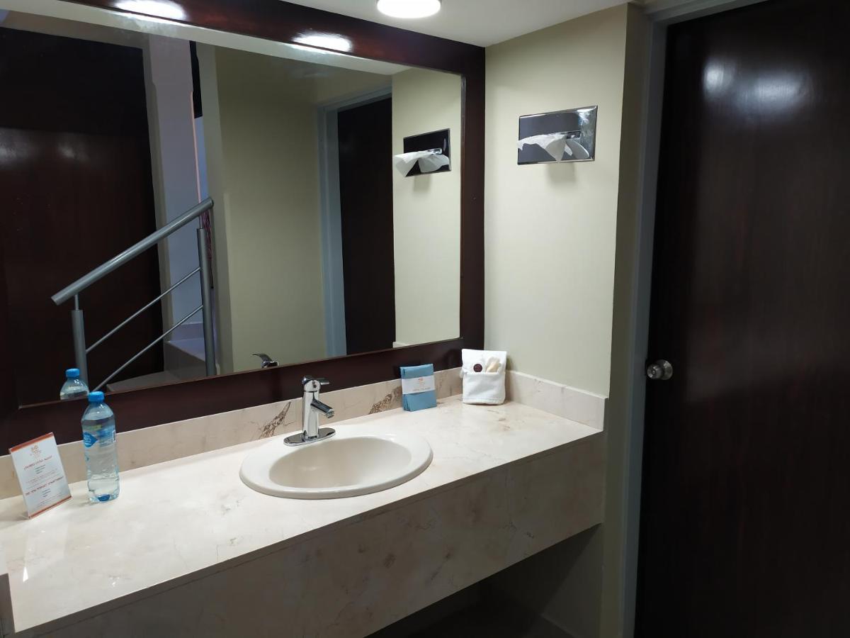 El Camino Hotel & Suites Heroica Caborca 外观 照片